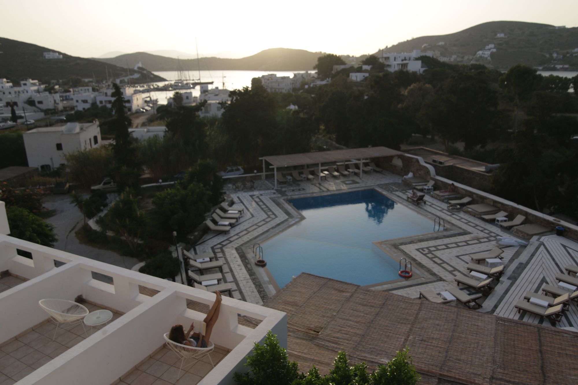 Armadoros Hotel / Ios Backpackers Exterior photo